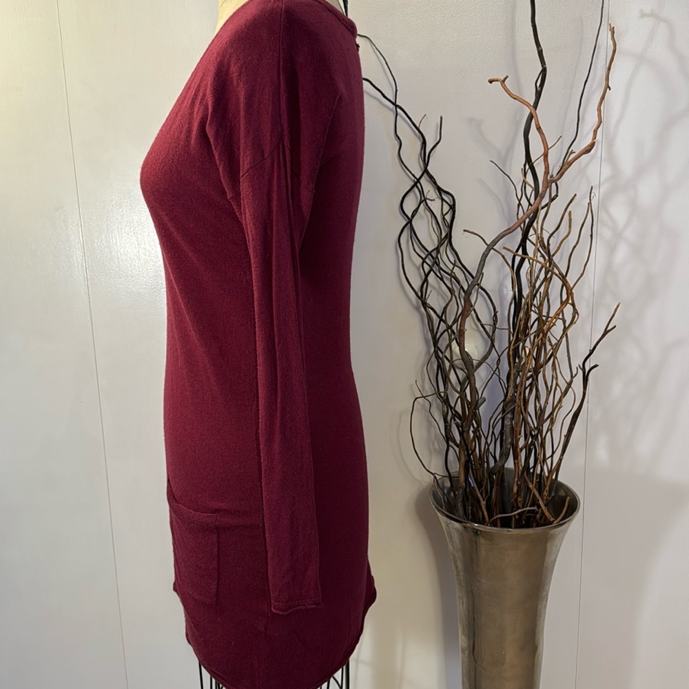 WHBM long sleeve lightweight tunic sweater in maroon - Picture 4 of 7